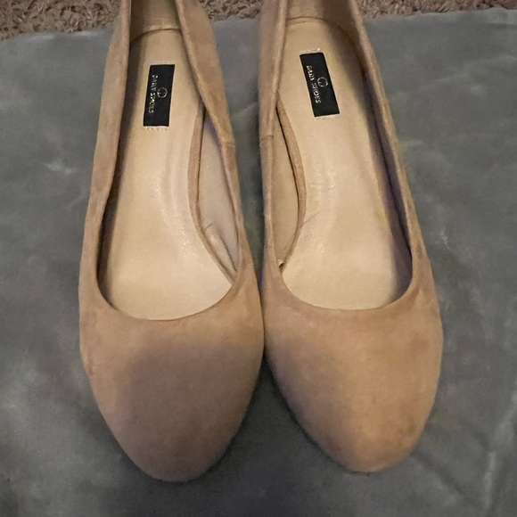 Nude shade heels - Picture 2 of 2